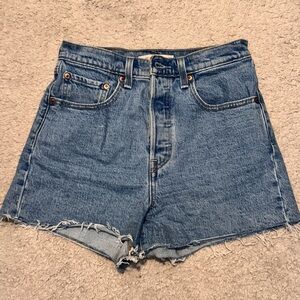 Levi’s Ribcage Shorts